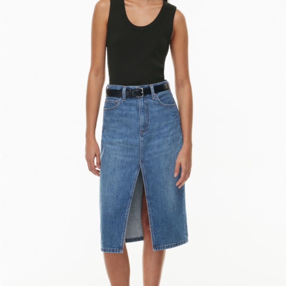 Denim Forum Blue '90s Halle Skirt😍😍
